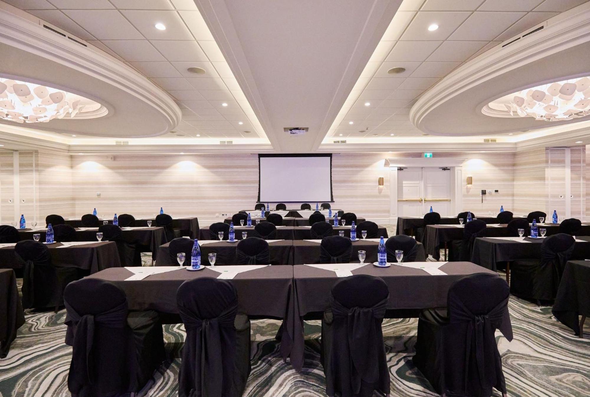 Holiday Inn Hotel & Suites St.Catharines-Niagara By Ihg Saint Catharines Bagian luar foto