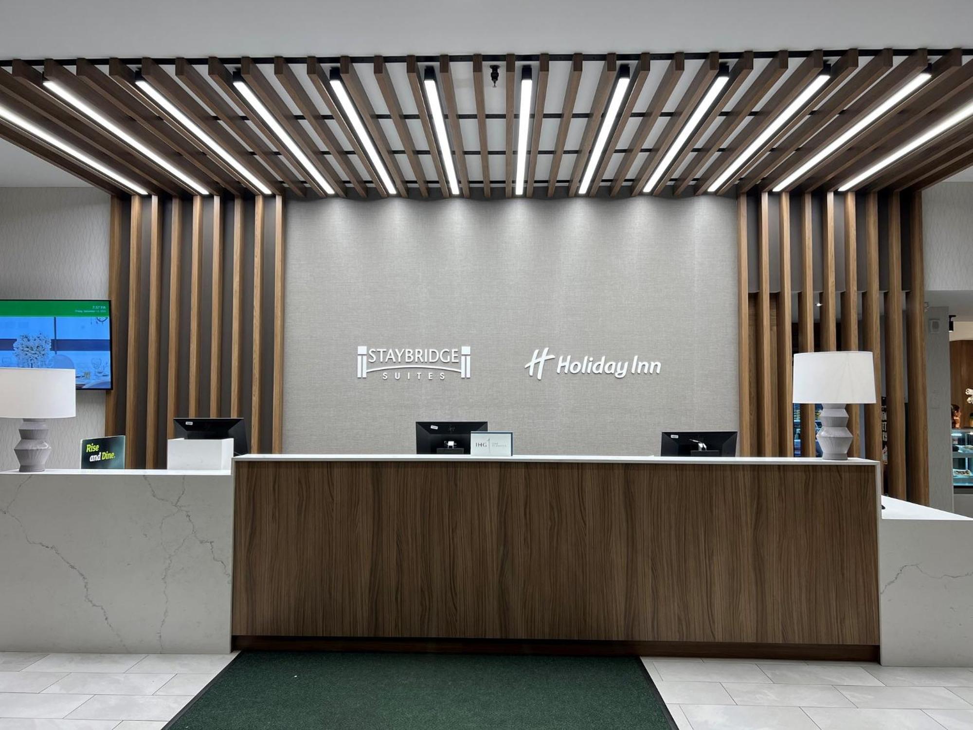Holiday Inn Hotel & Suites St.Catharines-Niagara By Ihg Saint Catharines Bagian luar foto