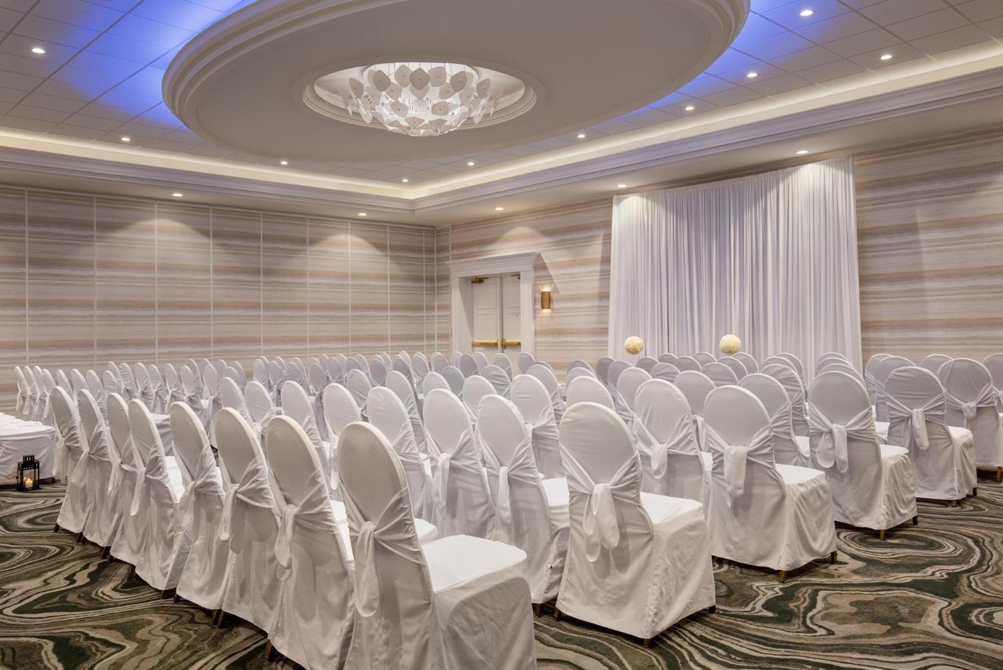 Holiday Inn Hotel & Suites St.Catharines-Niagara By Ihg Saint Catharines Bagian luar foto