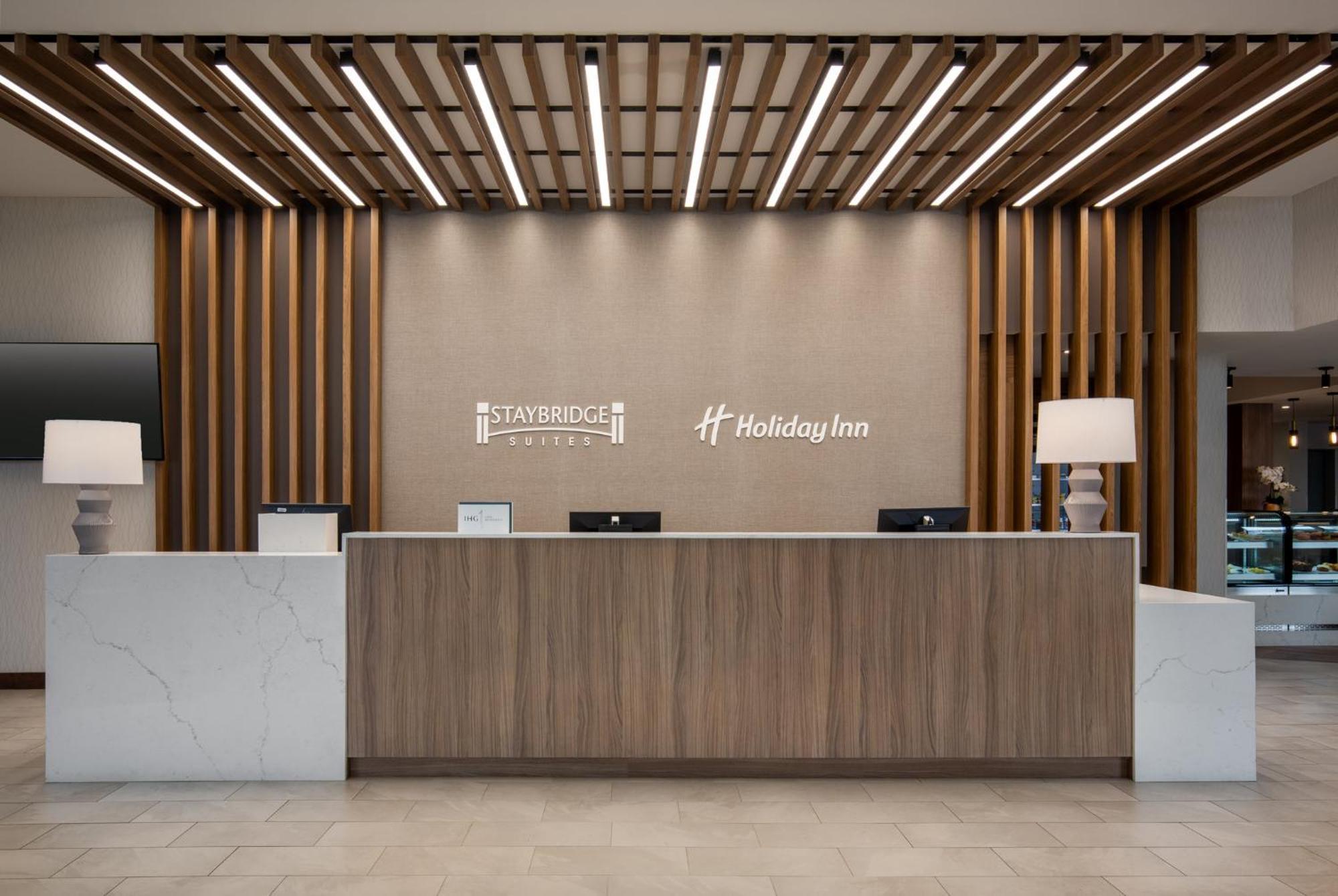 Holiday Inn Hotel & Suites St.Catharines-Niagara By Ihg Saint Catharines Bagian luar foto